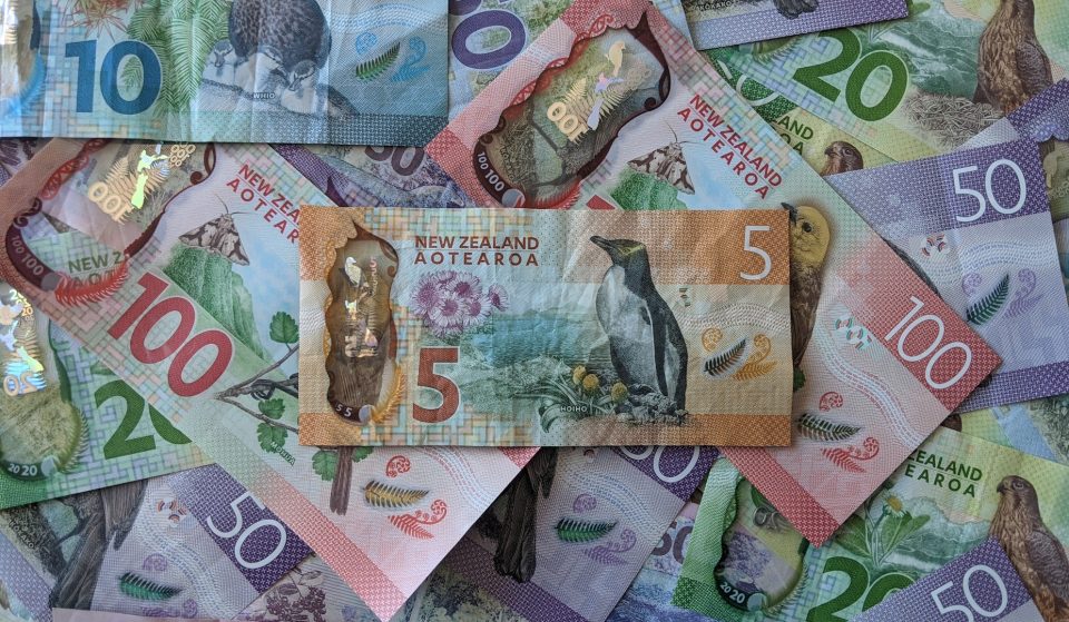 What Happens To New Zealand Coins And Our $20 Banknote Now That Queen Elizabeth II Has Died?
