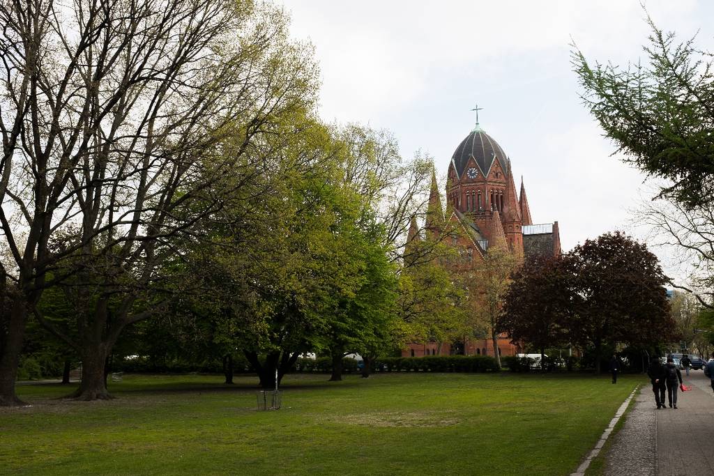 Die HeiligKreuzKirche Ein Juwel der Neugotik