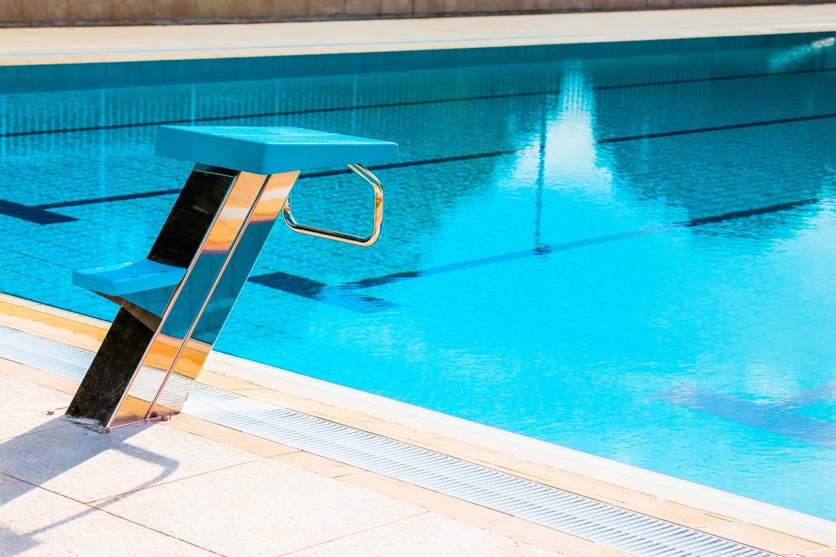 Schwimmbecken