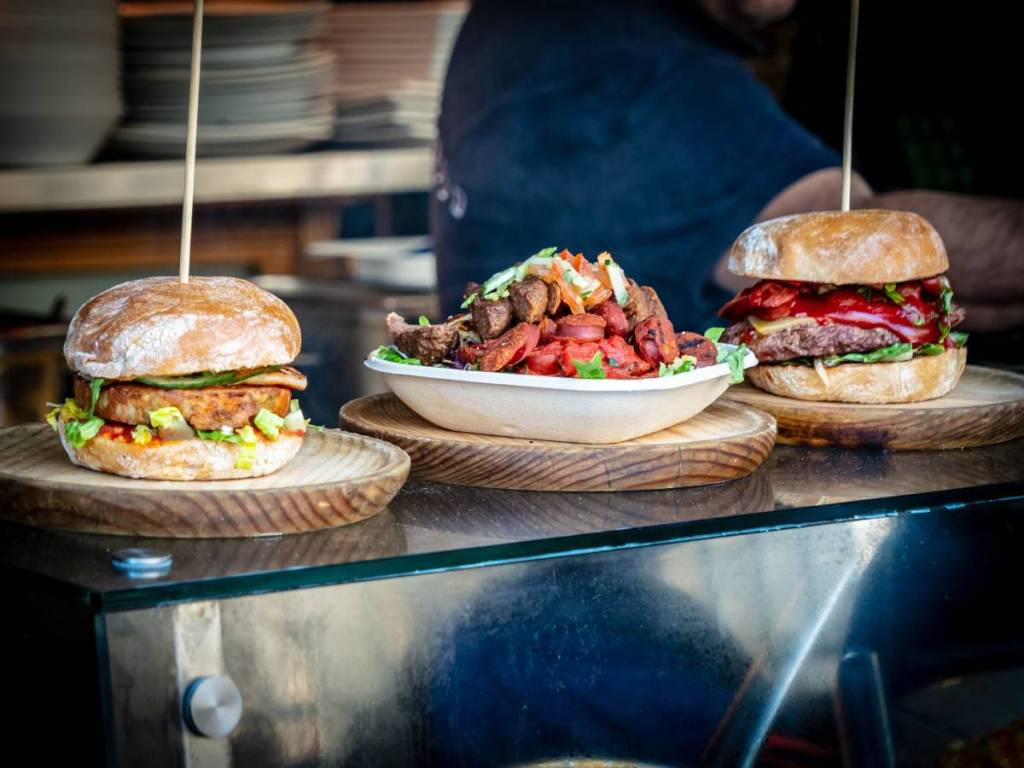 Leckere Burger auf dem Street Food Festival auf der Danzinger Straße