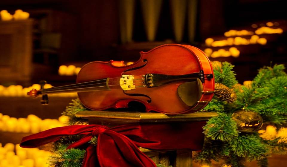 Berlins schönste Locations verwandeln sich im Dezember in funkelnde Weihnachtskulissen und präsentieren Klassiker bei Kerzenschein