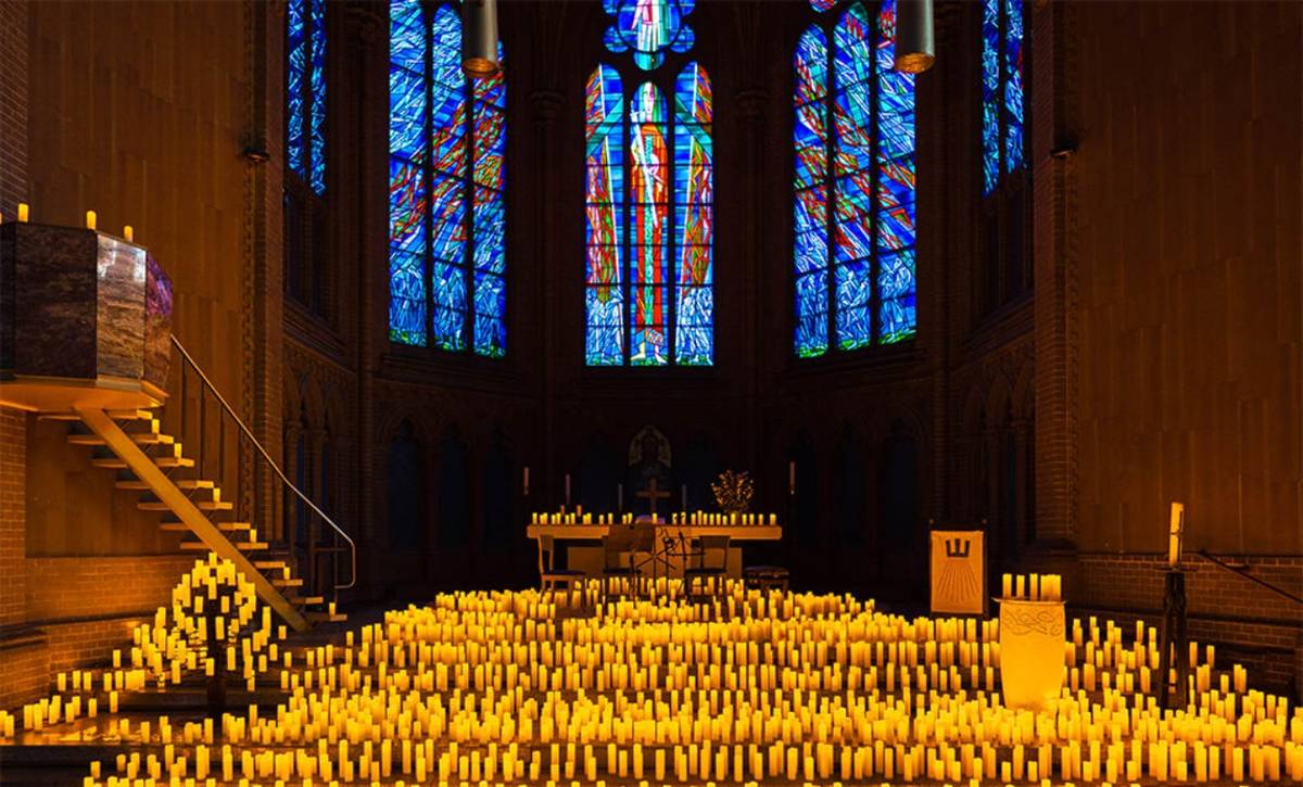 Apostel-Paulus-Kirche Berlin bei Candlelight-Konzert