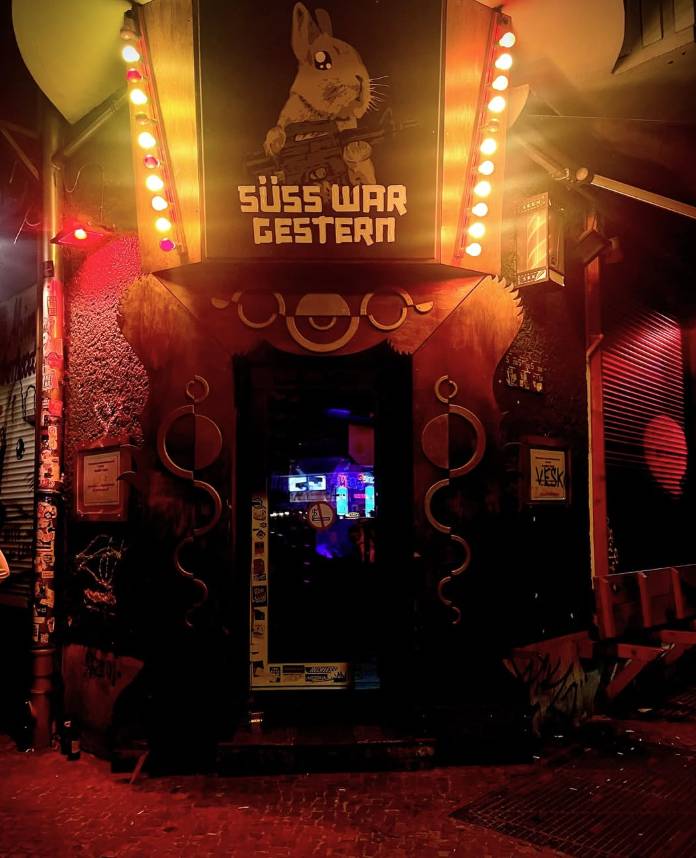 Un bar pas si « mignon » que ça : « Süss war gestern » à Friedrichshain