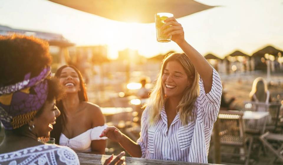 Estate in città: 5 bar sulla spiaggia per un&#8217;atmosfera da spiaggia nel centro della città