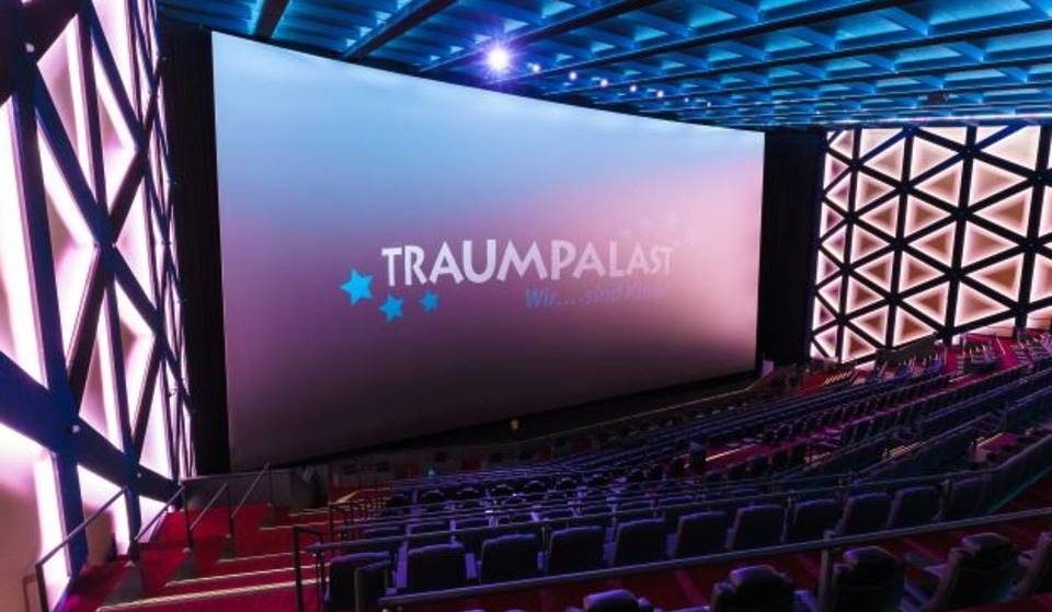 C&rsquo;est dans le sud de l&rsquo;Allemagne que se trouve le cinéma avec le plus grand écran IMAX du monde (39 × 21 m) &#8211; y compris une salle avec 20 lits de cinéma doubles.