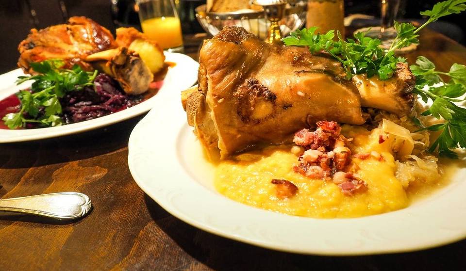 Het oudste restaurant van Berlijn is opgericht in 1621 en biedt heerlijke traditionele gerechten die volgens de legende zelfs Napoleon in 1806 heeft geproefd.