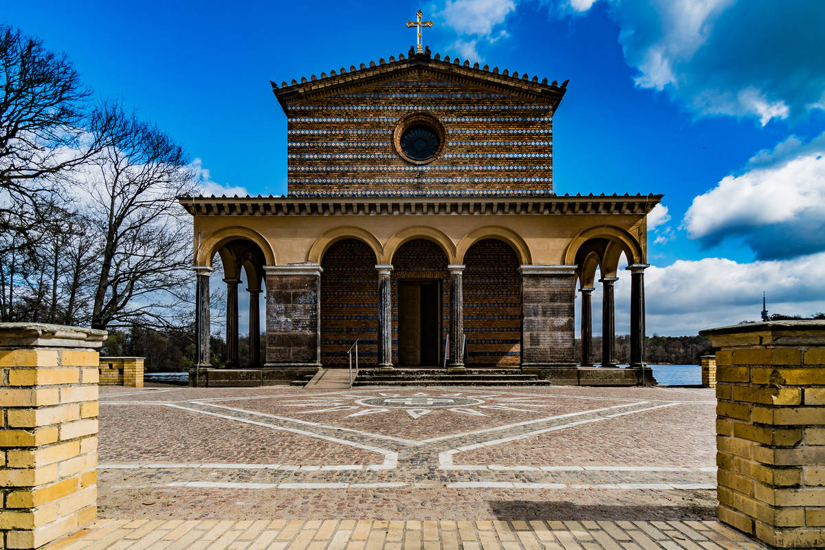 Heilandskirche am Sacrower See