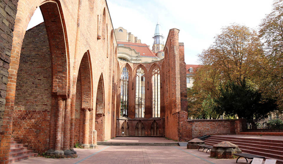 Au cœur de Berlin se trouvent les ruines d&rsquo;un monastère médiéval vieux de près de 800 ans, l&rsquo;un des plus anciens bâtiments conservés de la ville, qui serait encore hanté la nuit.