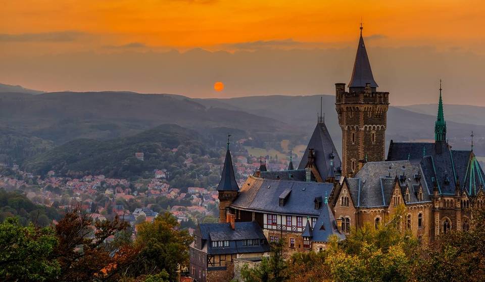 A seulement 2,5 heures de Berlin se trouve une « ville des sorcières », la jumelle européenne de Salem (Massachusetts) &#8211; célèbre pour les procès de sorcières des 16e/17e siècles et la nuit annuelle de Walpurgis &#8211; la destination parfaite pour Halloween.