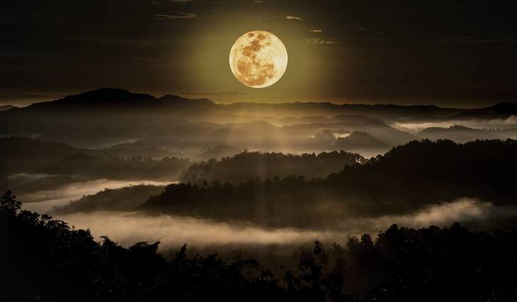 In a few days, we can expect the largest and closest full moon of the year to Earth &#8211; almost 30,000 kilometers closer than the average moon