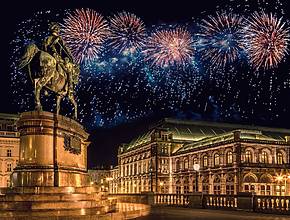 Silvester 2025 in Berlin: Trotz Absage der regulären Party findet hier Europas größtes Feuerwerk statt – alle Details zum diesjährigen Programm!