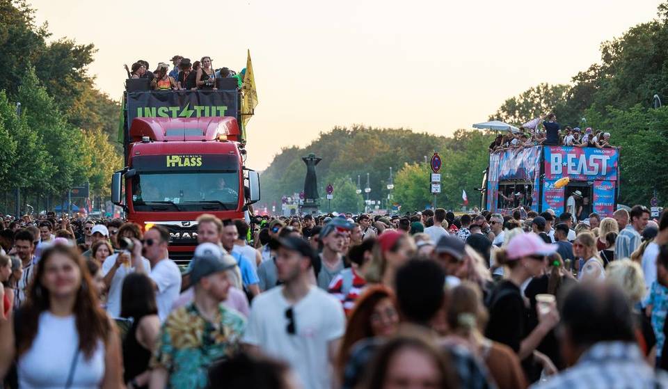 Die weltberühmte Love Parade kehrt im August 2026 zurück nach Berlin: Unter dem Motto „IMAGINE LOVE“ wird Liebe gemeinsam mit Hunderttausenden Menschen neu gedacht