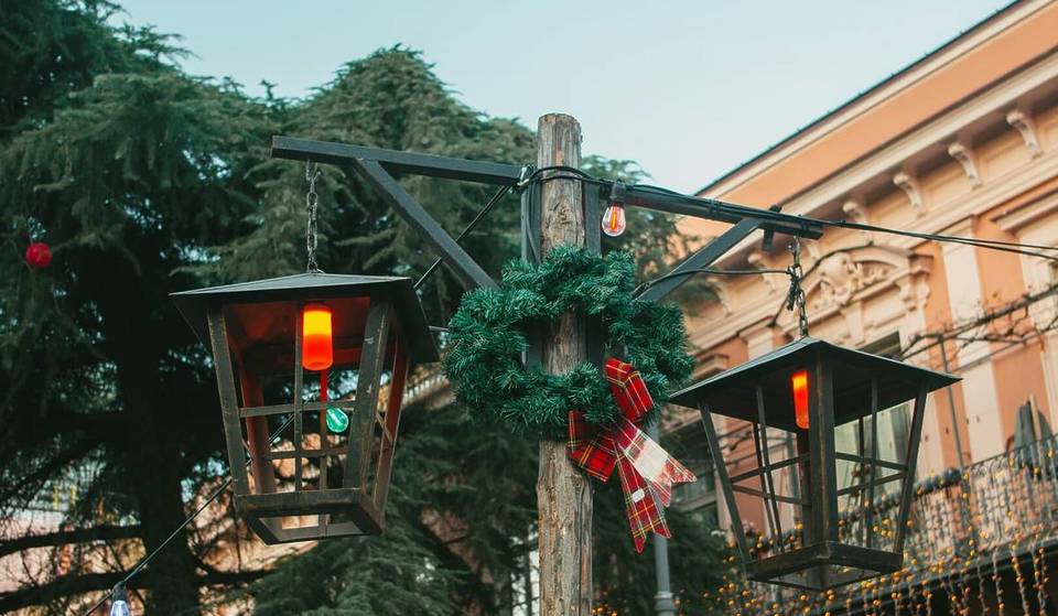 Vergiss Konsum und Hektik: Auf diesem historischen Weihnachtsmarkt in Berlin leuchten nur Petroleumslampen und Gaslaternen