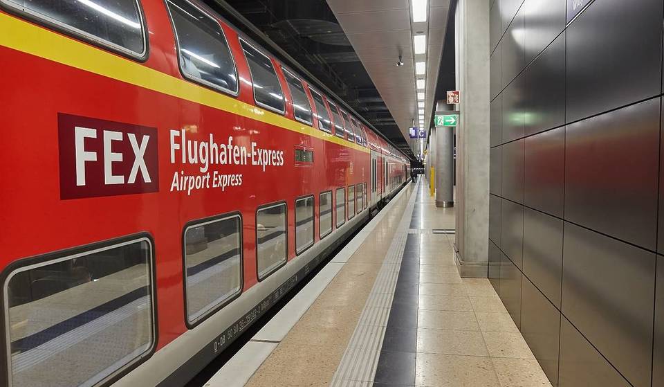La liaison la plus récente et la plus rapide de la City : depuis hier, le Flughafen-Express vous emmène toutes les 15 minutes de la gare centrale de Berlin au BER en seulement 23 minutes !