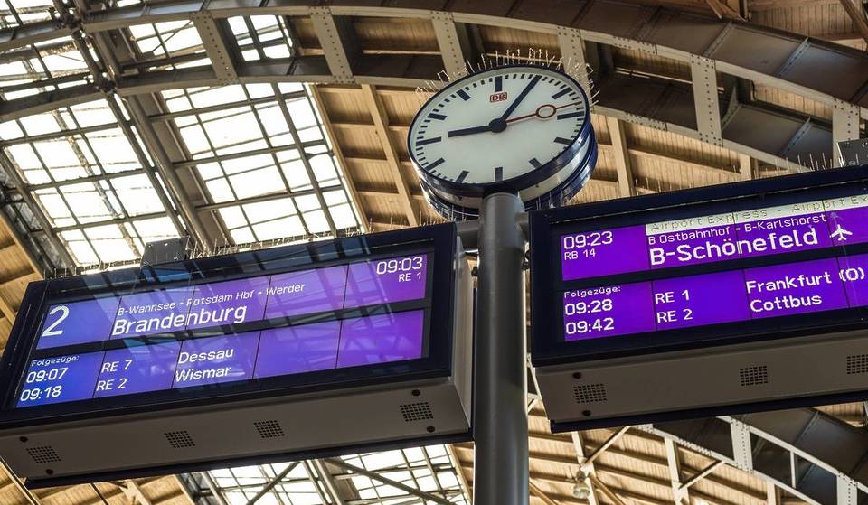 Le changement d&rsquo;horaire du 14 décembre 2025 : tous les nouveaux itinéraires et les modifications importantes des chemins de fer à Berlin &amp; Brandebourg en un coup d&rsquo;œil !
