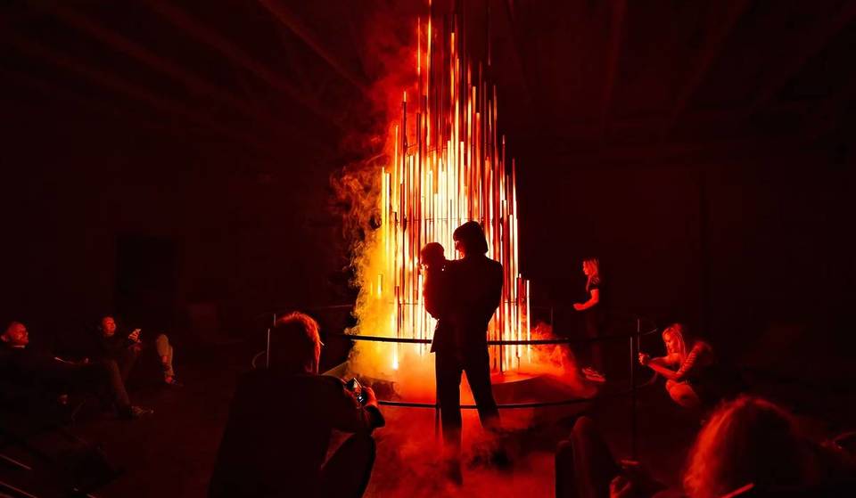 Das modernste Freudenfeuer, das Berlin je gesehen hat: Entflieht dem Winter bei einem warmen Lagerfeuer unter sternklarem Himmel, aus 162 Leuchtkörpern mit über 20.000 Lichtpunkten