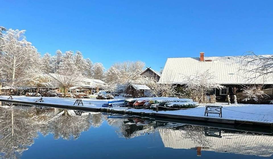 Only 1 hour from Berlin to Brandenburg’s most magical winter experience: mulled wine boat trips, live music at small harbors, cozy campfires &amp; winter hikes – until the end of February 2026!