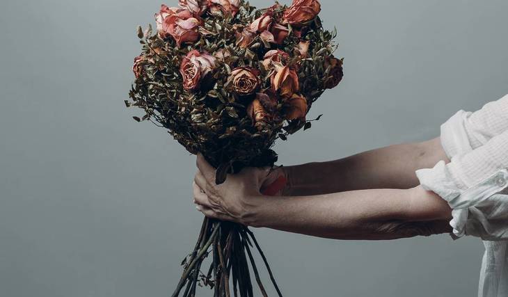 Anti-Saint-Valentin : on te montre les 5 meilleures activités pour ceux qui n&rsquo;aiment pas la Saint-Valentin, les célibataires et tous ceux qui en ont marre du romantisme.