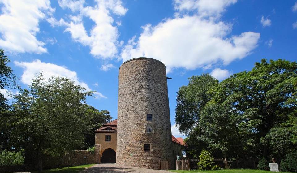 A solo una hora de Berlín se encuentra uno de los castillos medievales mejor conservados de Brandeburgo, situado en un acantilado de 153 metros de altura, con su propia cetrería y unas vistas impresionantes.