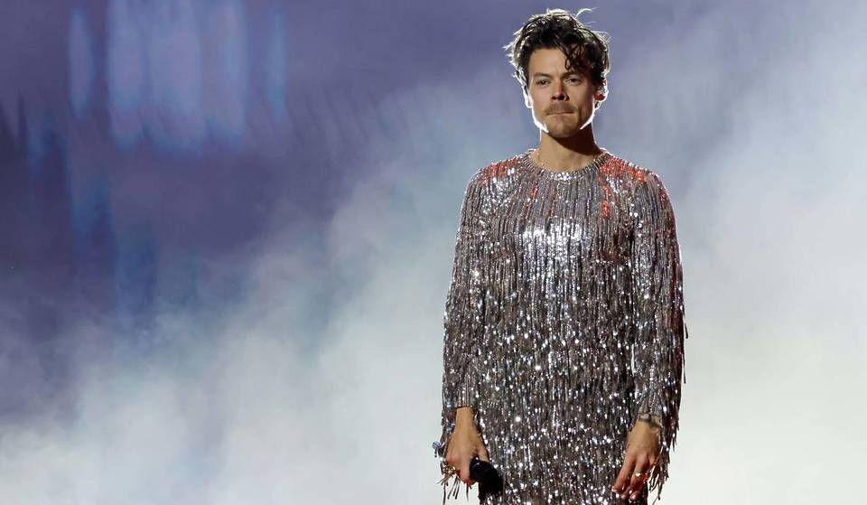 Harry Styles à Berlin : aujourd&rsquo;hui, vous pourriez recevoir dans votre boîte mail le message le plus important de l&rsquo;année : son nouvel album sera bientôt disponible en exclusivité dans 40 villes à travers le monde.