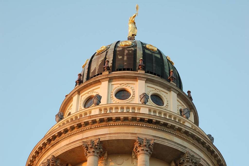 Kuppel des Französischen Doms in Berlin mit Aussichtsplattform