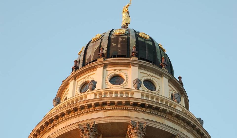 Romance pure au Gendarmenmarkt : cet événement musical de la Saint-Valentin vous offre une vue à 360° sur tout Berlin depuis une hauteur de 40 mètres.