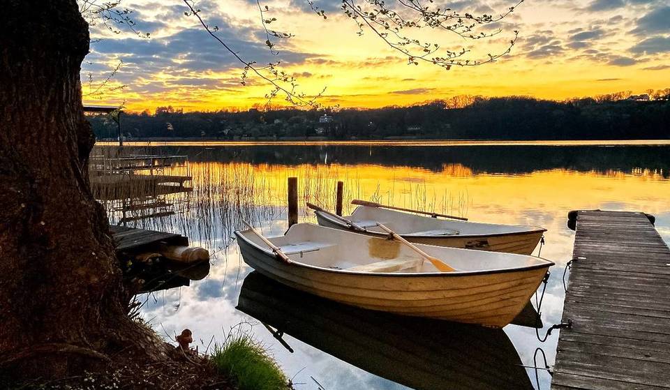 1 hour from Berlin to Brandenburg’s Nordic Interlaken: formed by glaciers around 20,000 years ago — with chains of hills, picturesque lakes and valleys, and a state-approved health resort.