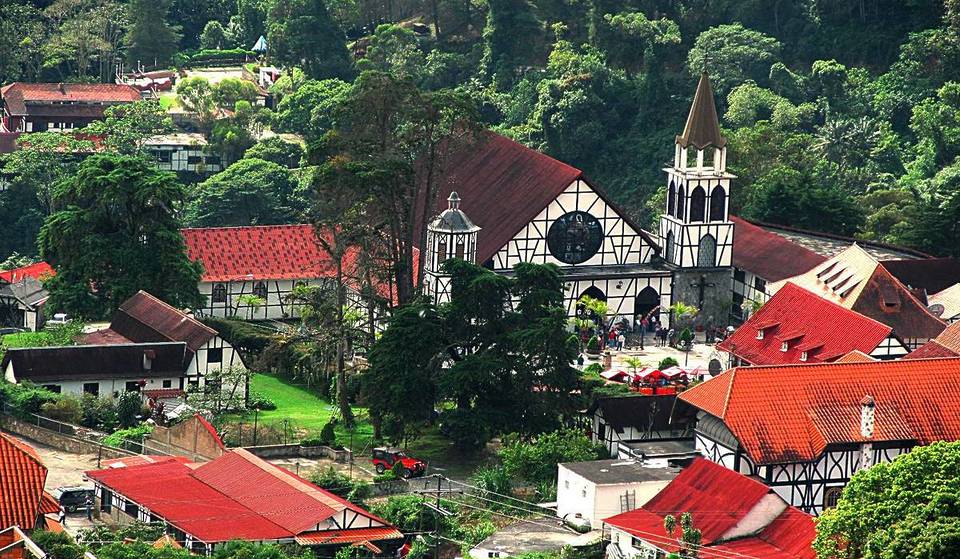This German “Alpine village” is not located in the Black Forest, but in the tropics of Latin America: at an altitude of around 1,900 meters, German cuisine, the Baden dialect, and Oktoberfest have been celebrated for 45 years!