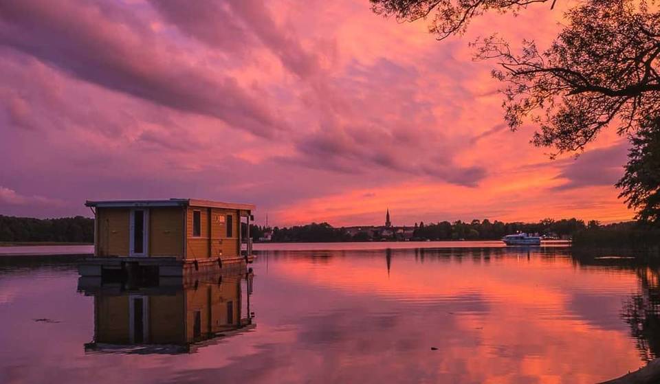 1 Stunde von Berlin zur einzigen Stadt Deutschlands, die sich „Wasserstadt“ nennen darf: Ihr historischer Stadtkern entstand auf einer Insel, und der schönste Fluss Brandenburgs fließt mitten hindurch