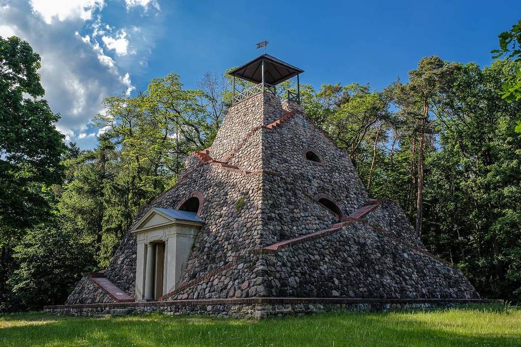 Piramide di Garzau