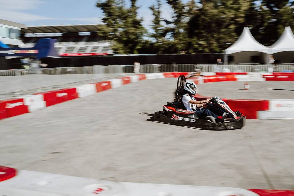 Bei "FIA Girls On Track" dürfen jungen Frauen auf die Rennstrecke.