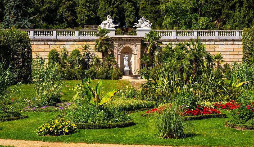 « Je n’en croyais pas mes yeux – un petit bout de Sicile devant le Versailles prussien » : à seulement 40 minutes de Berlin, le paradis italien du Brandebourg t’attend avec ses jardins de villas dignes de Palerme