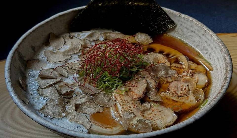 Per la prima volta un ristorante di ramen è stato inserito nella Guida Michelin di Berlino: con ramen shoyu al tartufo, tiramisù al matcha fatto in casa e molto altro!