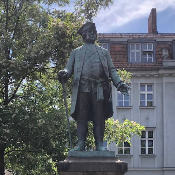 Statue von Friedrich Wilhelm I. in Berlin Rixdorf