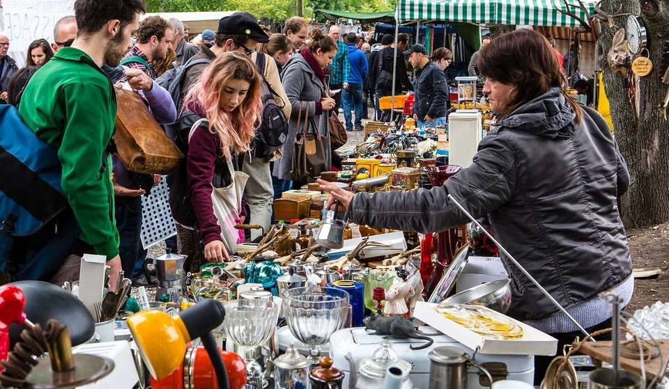 De grootste en populairste vlooienmarkt in het oosten van Berlijn begint over een paar dagen: zo’n 500 kraampjes met vintage kleding, decoratie, verzamelobjecten &amp; rommel!