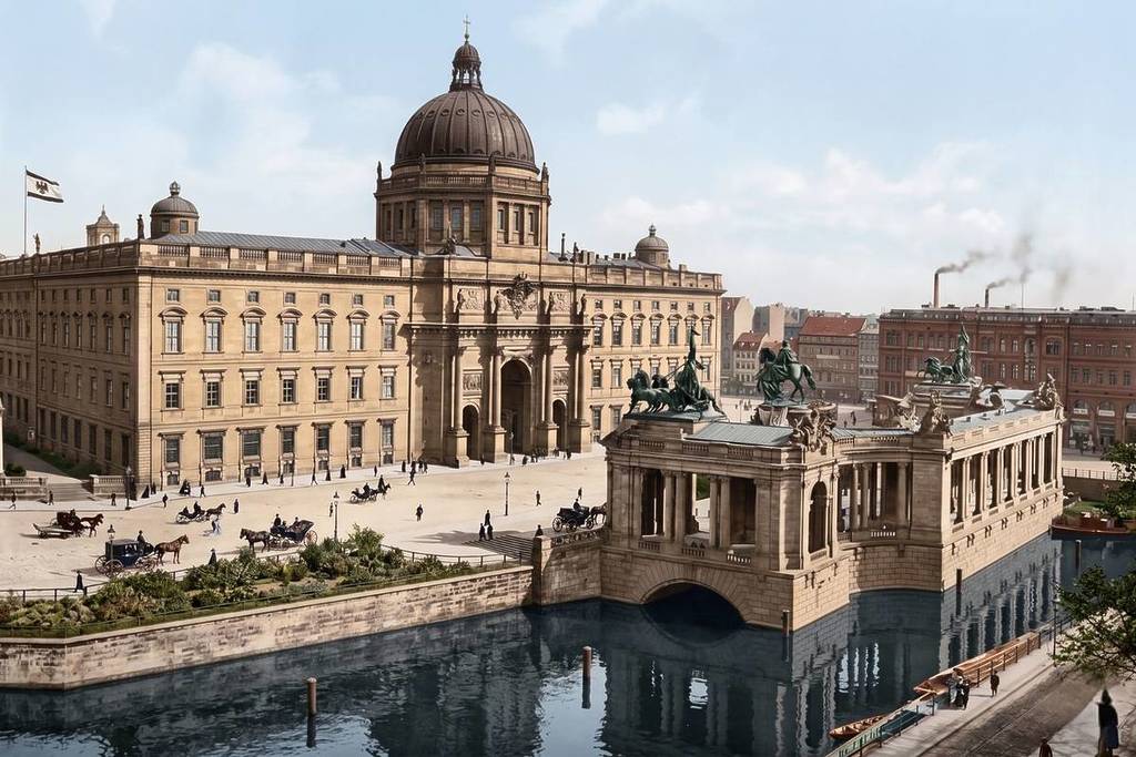 Kaiser-Wilhelm-Nationaalmonument voor het Berlijnse paleis in kleur