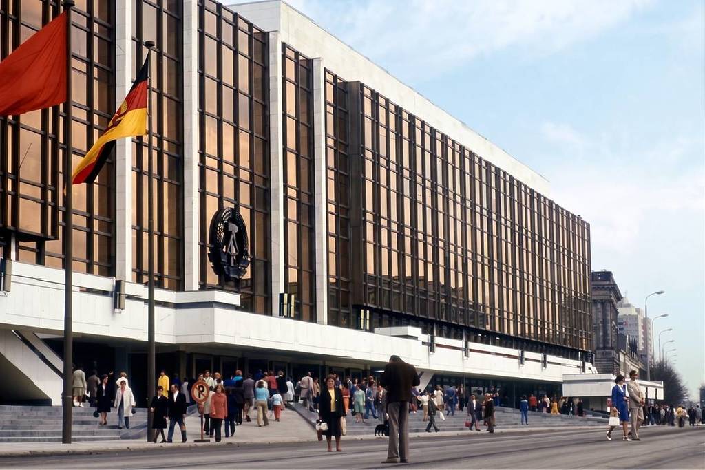 Paleis van de Republiek of “Erichs Lampenladen” (1976 - 2006) in Berlijn