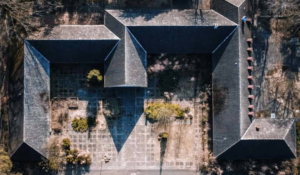 40 minutes from Berlin lies an abandoned villa on about 17 hectares that served as a state-of-the-art private retreat during the Nazi era—complete with a 100-square-meter movie theater