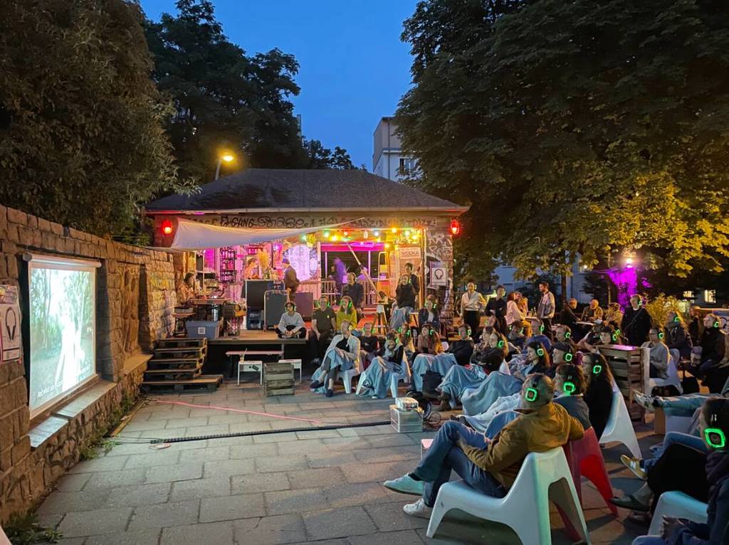 Freiluftkino im Rosengarten