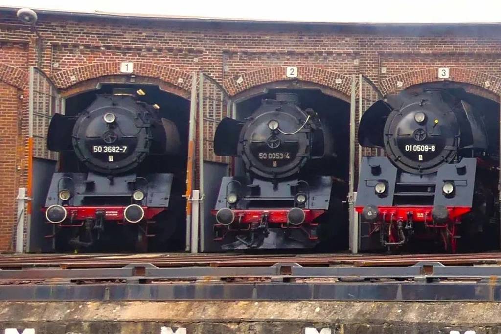 À une heure et demie de Berlin, le plus grand festival de locomotives à vapeur du Brandebourg aura lieu dans exactement un mois, avec des locomotives vieilles de plus de 100 ans et pesant 100 tonnes