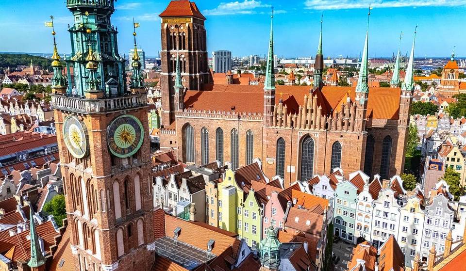 A solo 5 horas de Berlín, cada vez más personas pasan su jubilación en «la perla del Báltico» (¡con 1200 € al mes basta para vivir en esta pintoresca ciudad medieval!)