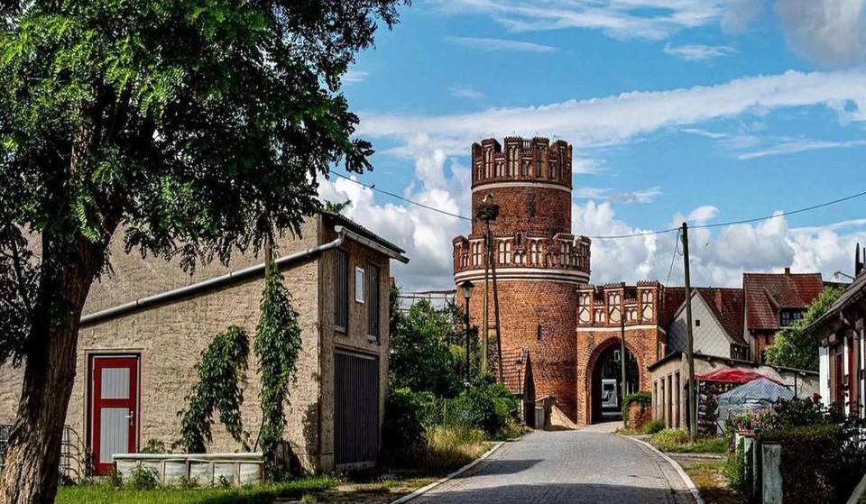 About 2 hours from Berlin lies the “smallest Hanseatic city in the world,” home to the most storks in Germany, covering an area of about 53 km² and with just 1,000 residents