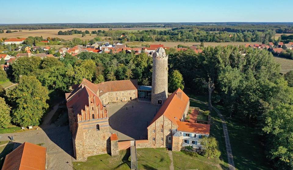 A apenas dos horas de Berlín se encuentra un castillo de más de mil años de antigüedad, que es una de las pocas residencias episcopales conservadas en Brandeburgo