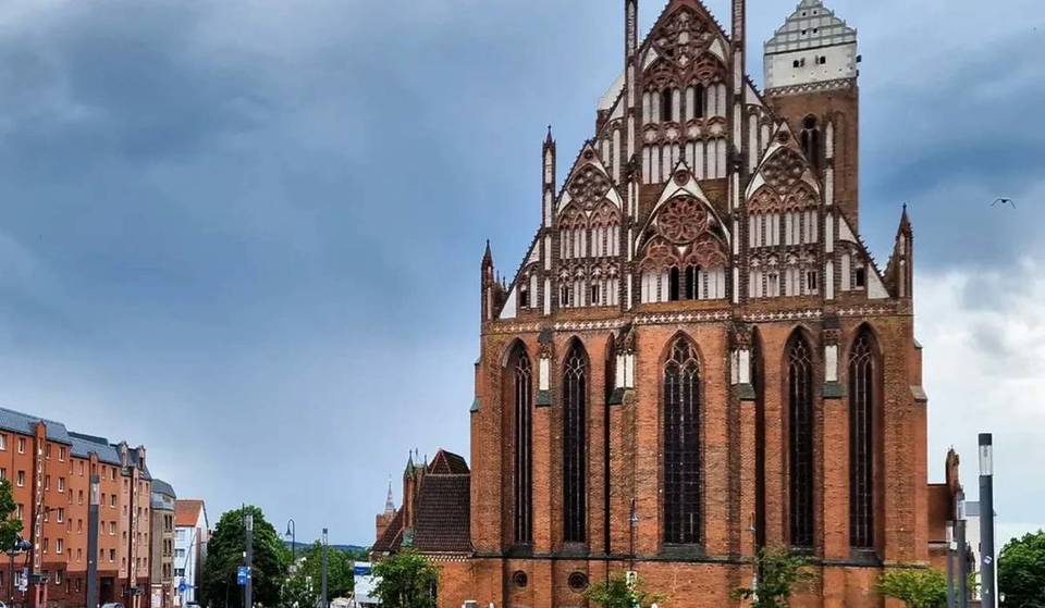 Op ongeveer 1 uur rijden van Berlijn ligt een van de oudste steden van Brandenburg, met een in heel Duitsland bekende bakstenen kerk en meer dan 500 meren in het omliggende cultuurlandschap