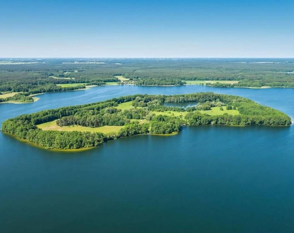 The island of Werder in Lake Gudelack