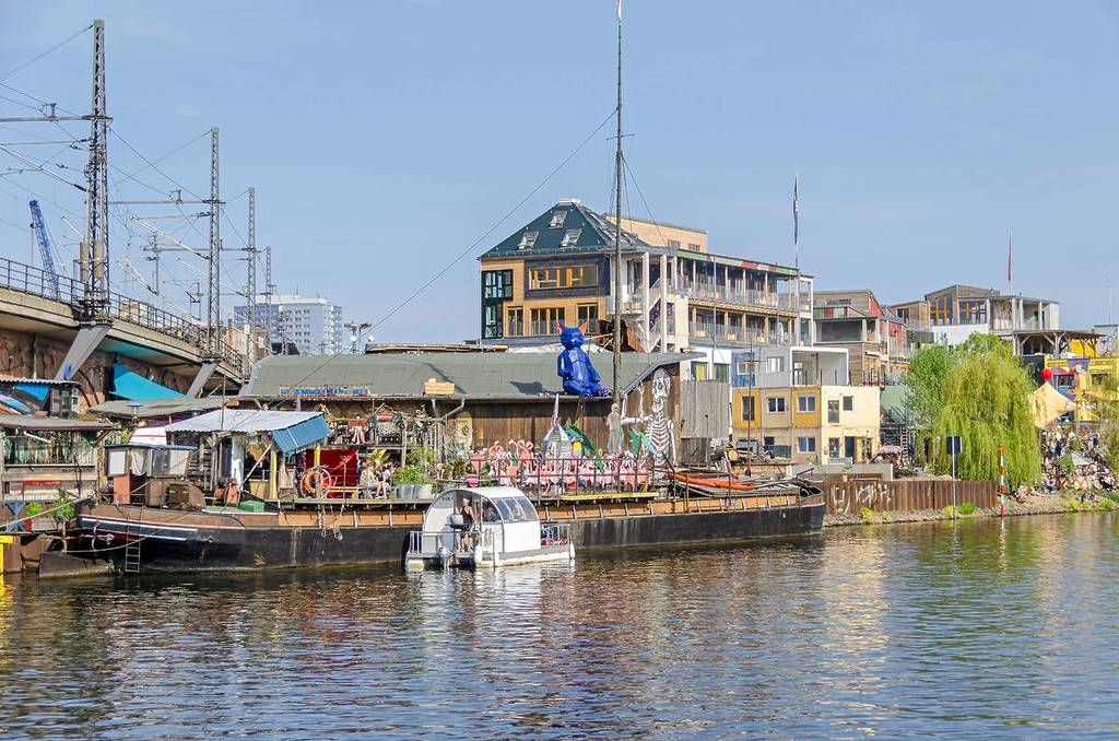 There are several dining boats in Berlin