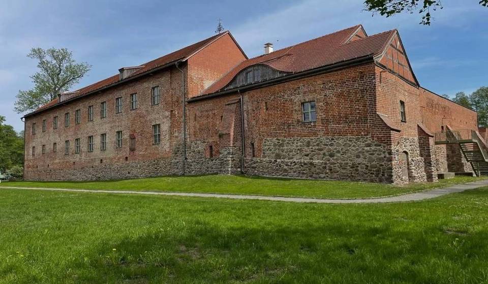 A solo un’ora da Berlino si trova uno dei castelli più antichi del Brandeburgo, con oltre 800 anni di storia, che ospita il centro visitatori di un parco naturale di 594 chilometri quadrati