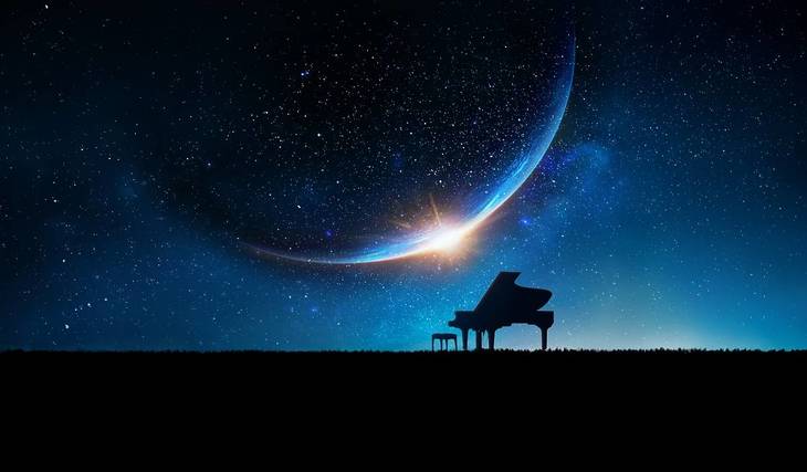 Dieses Klavierkonzert ist nicht von dieser Welt: Begebt euch mit „Bach in Space“ auf eine audiovisuelle Reise durch das Universum