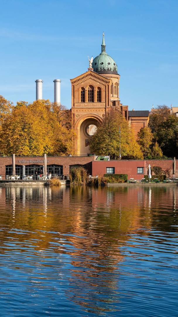 Nel cuore di Berlino, questa oasi di oltre 170 anni unisce idillio e storia contemporanea: un giardino protetto come monumento storico, la cui storia va dal canale commerciale alla striscia della morte