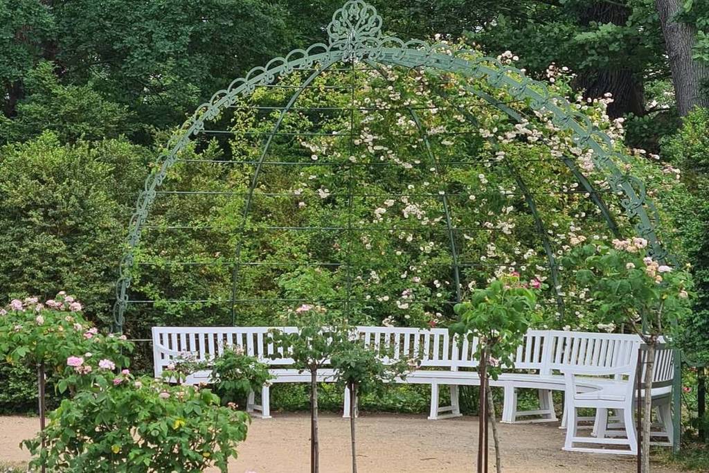 Il giardino delle rose sull’Isola dei Pavoni